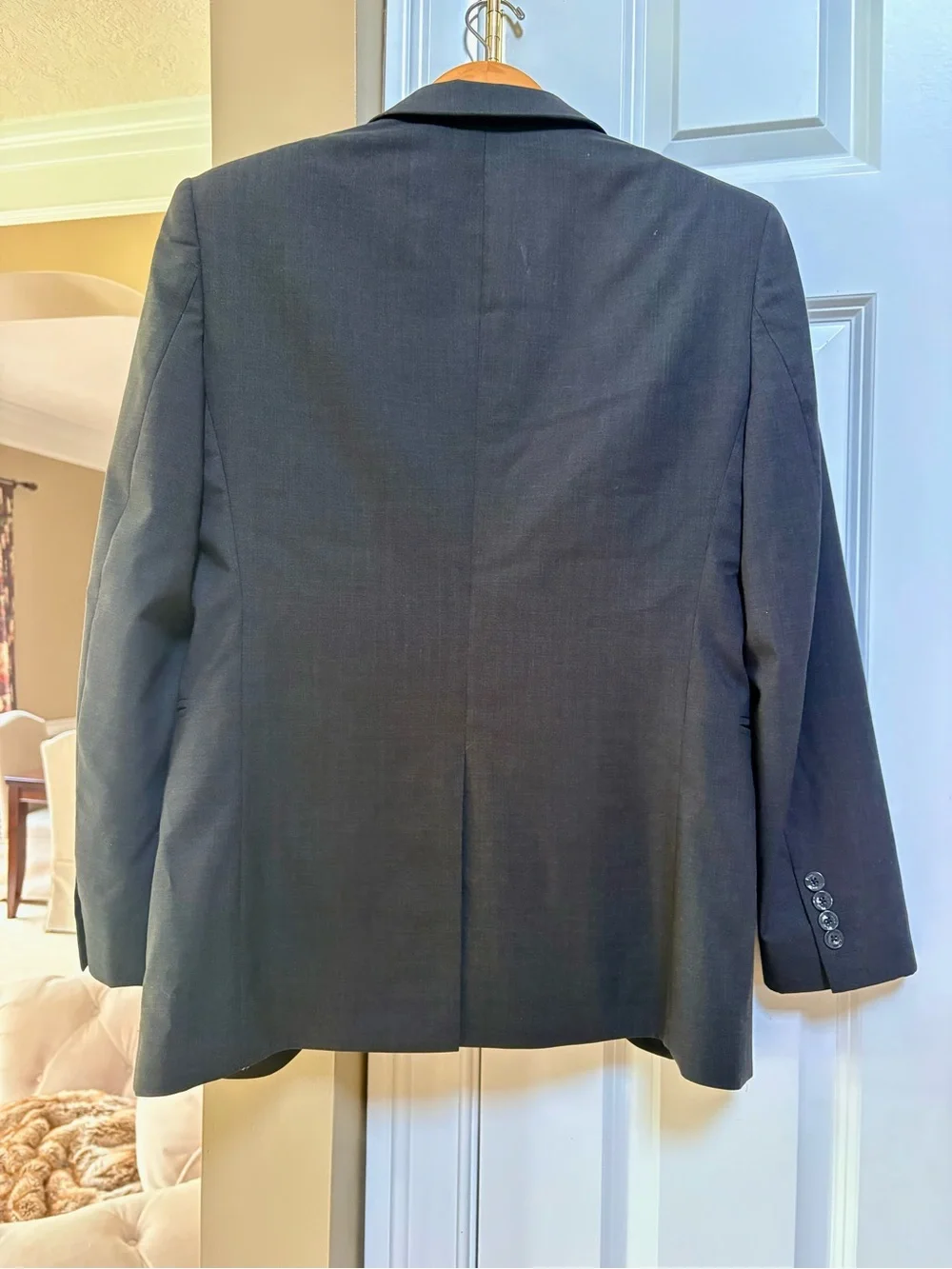 Louis Vuitton Charcoal Gray Wool Single-Breasted Sport Coat  EU44 or US36.
